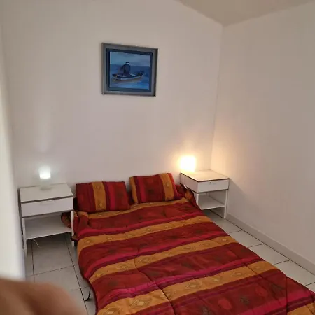 Maison Fetilly, Sweet